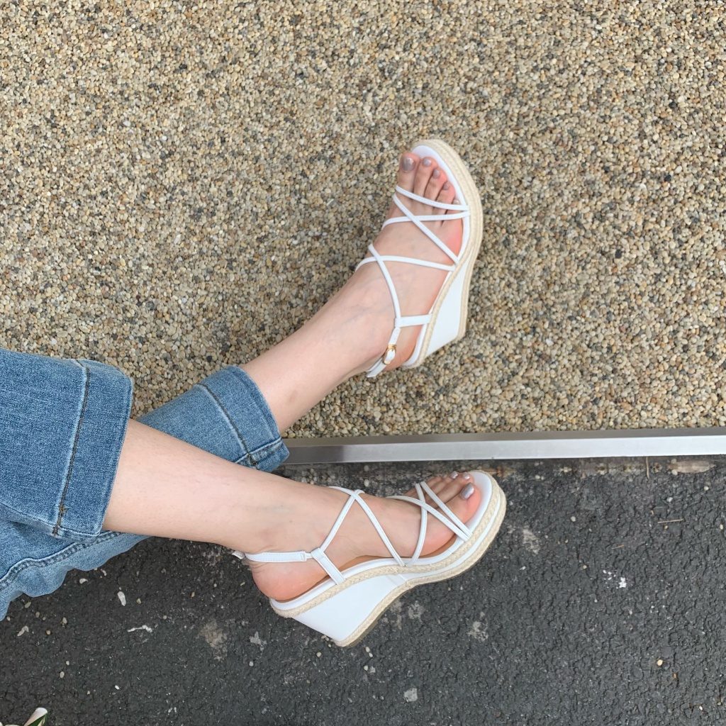 Sandal Đế Xuồng Mùa Hè 2023 Phong Cách Mới Cho Nữ