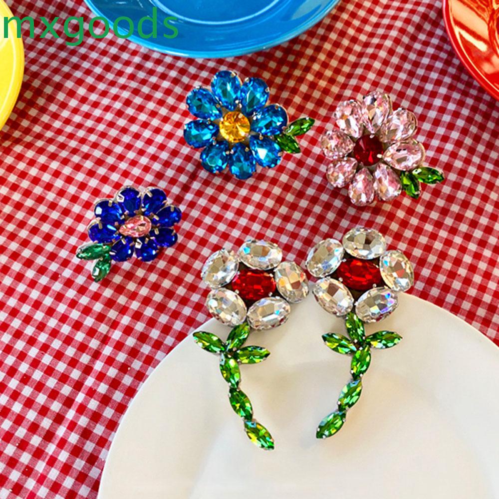 Bông tai xỏ lỗ hình hoa nhiều màu dễ thương cổ điển cho nữ