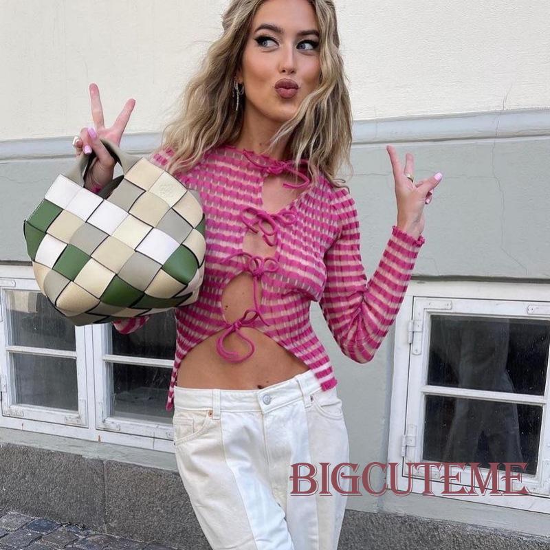 [] Áo Thun Crop Top Tay Dài Cổ Thuyền Họa Tiết Kẻ Sọc Buộc Dây Phía Trước Cho Nữ