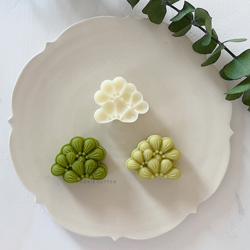 Khuôn Nhấn Làm Bánh Trung Thu Hình Quả Thông 30g DIY
