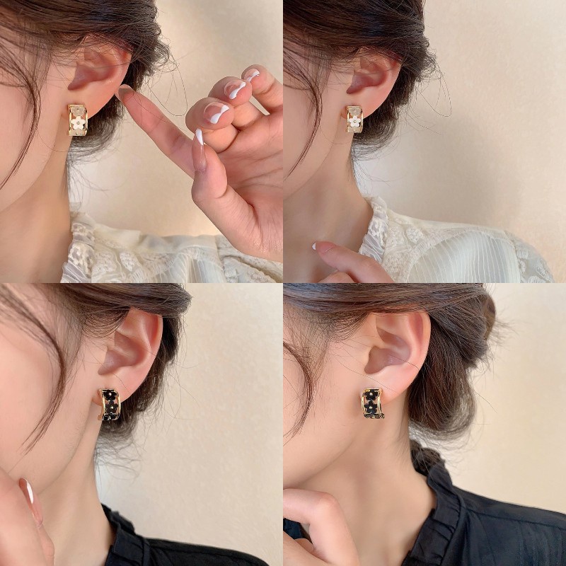 Khuyên Tai Tròn Họa Tiết Hoa Thời Trang Mới 2023