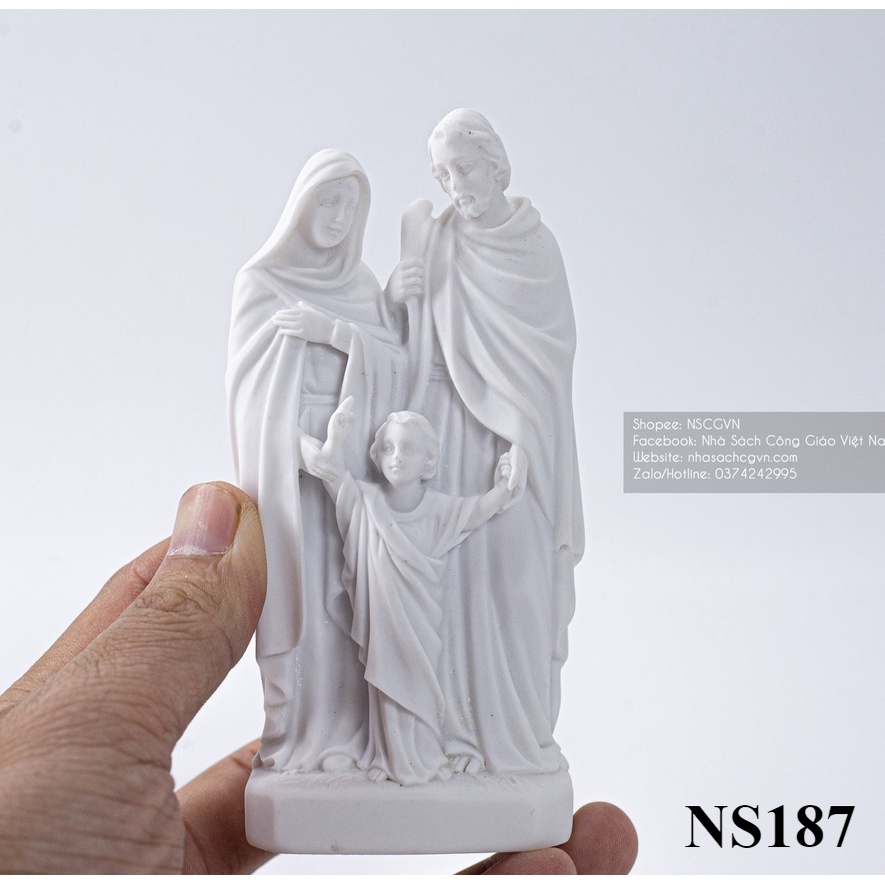 Tượng gốm sứ Gia Đình Thánh Gia 13cm trắng Victoria NS187 để oto, để bàn. Quà tặng Công Giáo