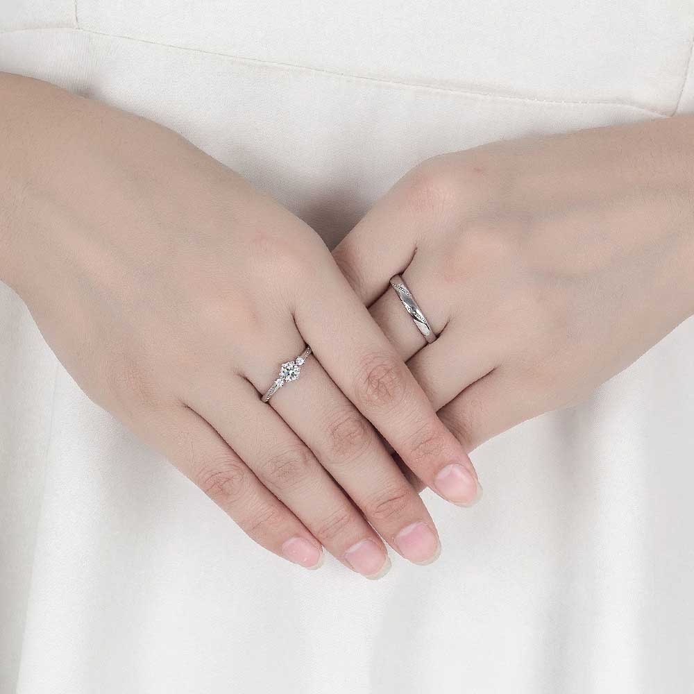 Nhẫn Thép Titan Đính Đá Zircon Màu Bạc Đơn Giản Thời Trang Cho Nam Nữ