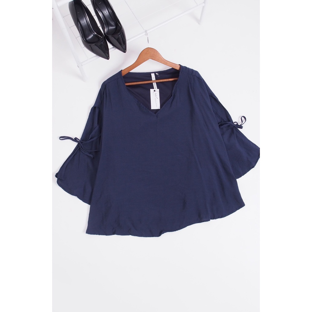 Áo NY.Collection dạng cánh dơi, cột dây tay