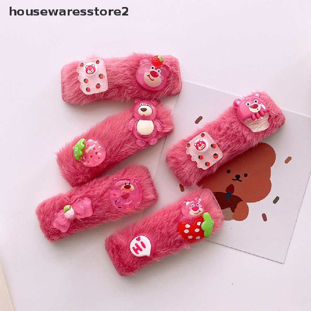 Set 2 Kẹp Tóc Hình Gấu / Dâu Tây Phủ Lông Dễ Thương Thời Trang Ngọt Ngào Cho Bé Gái