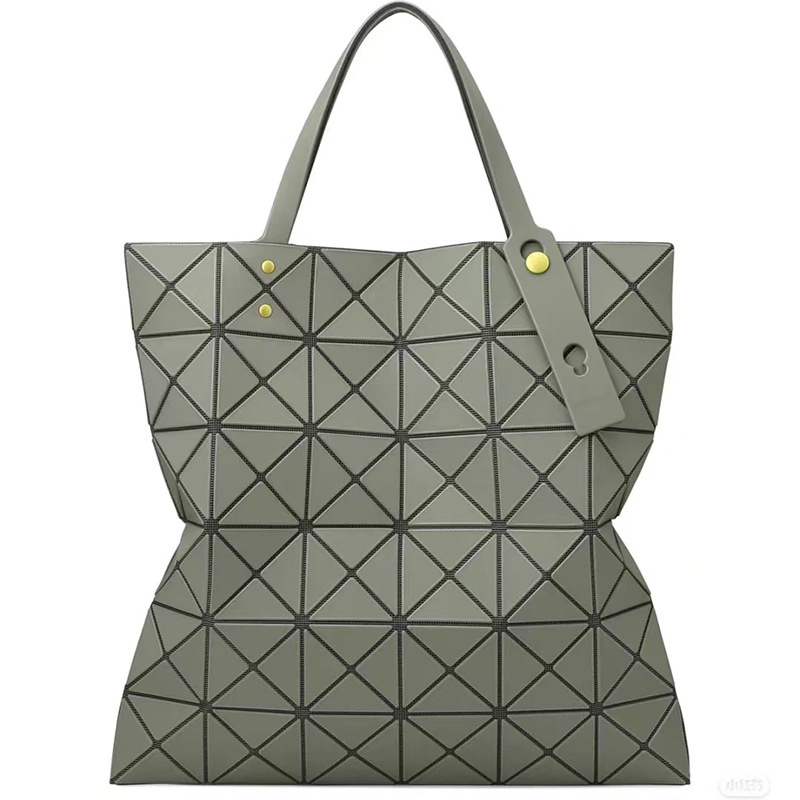 Túi Xách Hình Học Màu Trắng Sữa Phân Cực 2023 Issey Miyake March Cho Nữ