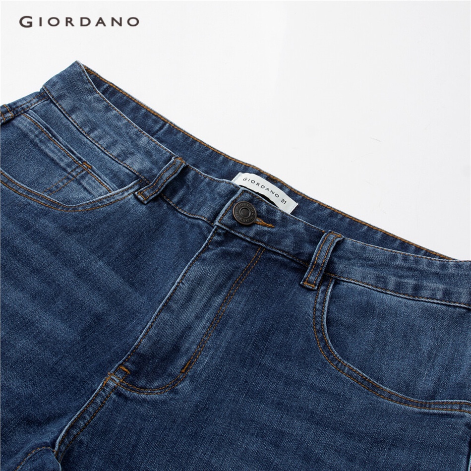 Quần jean denim GIORDANO 18113905 với công nghệ wash đá thiết kế năm túi lưng vừa cho nam