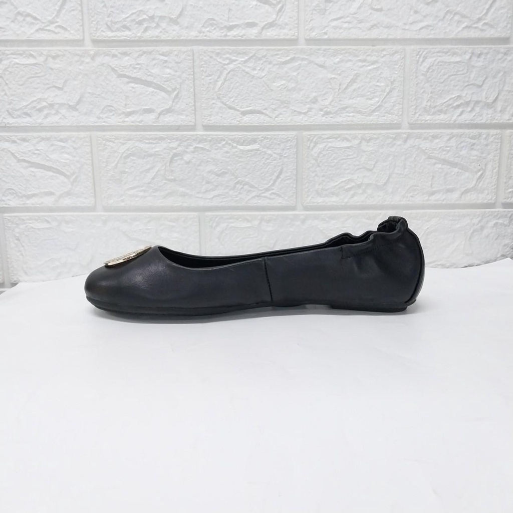 Giày bệt TM logo tròn