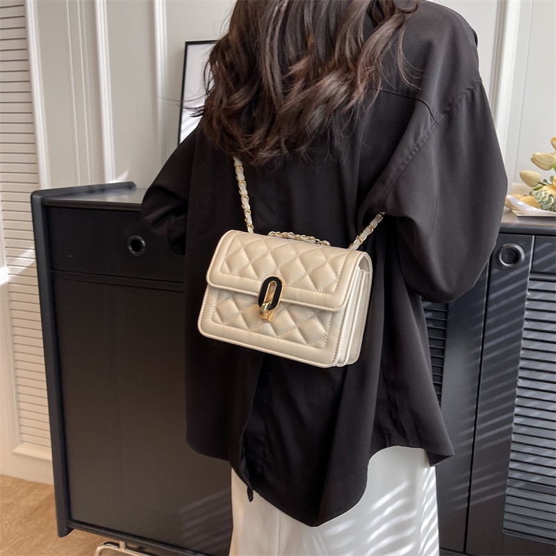 Túi Xách Đeo Vai Hình Vuông Cỡ Nhỏ Đính Đá Phối Dây Xích Thời Trang Cao Cấp Cho Nữ