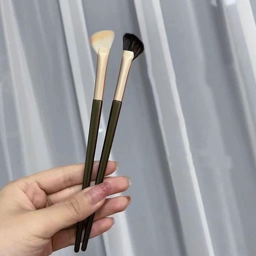 Cọ Trang Điểm Tạo Khối NORMAN Tay Cầm Bằng Gỗ Tiện Dụng