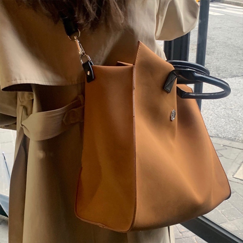 Mischa Túi Xách Đeo Vai Da Lộn Màu Trơn Sức Chứa Lớn Nhỏ Gọn Dễ Phối Đồ Thời Trang Hàng Ngày