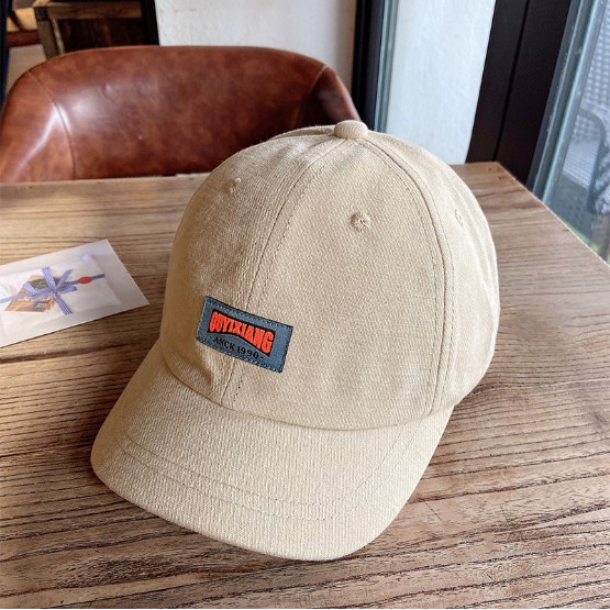 Mũ lưỡi trai nam và nữ vành ngắn làm bằng chất liệu cotton thời trang