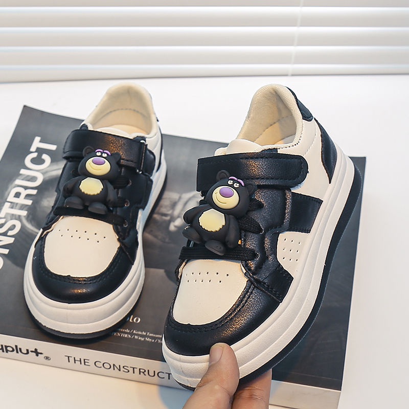 Gấu dâu Giày thể thao trẻ em giày một lớp màu hồng dễ thương cho bé gái