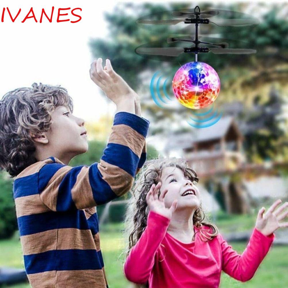 Máy Bay Trực Thăng Đồ Chơi Mini Điều Khiển Bằng Tay Có Đèn LED