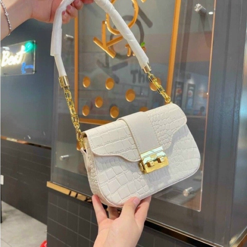 Túi kẹp nách , Túi xách nữ đeo chéo khoá miu vân rắn hot trend nhà Miboo