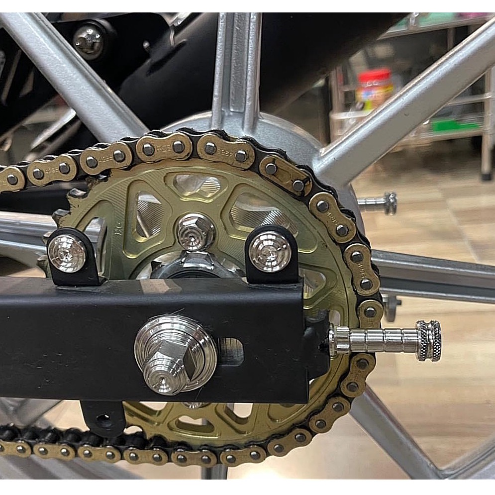 Nòng súng tăng sên kèm tán salaya