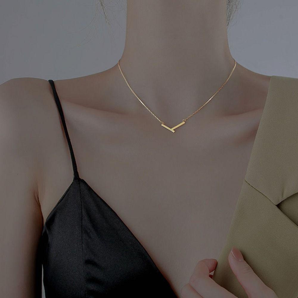 Vòng cổ Choker Mặt Chữ V Bằng Đồng Dễ Thương Cho Nữ