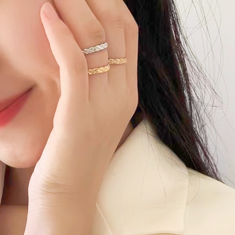 Nhẫn Thép Titan Không Gỉ Đính Kim Cương Thời Trang