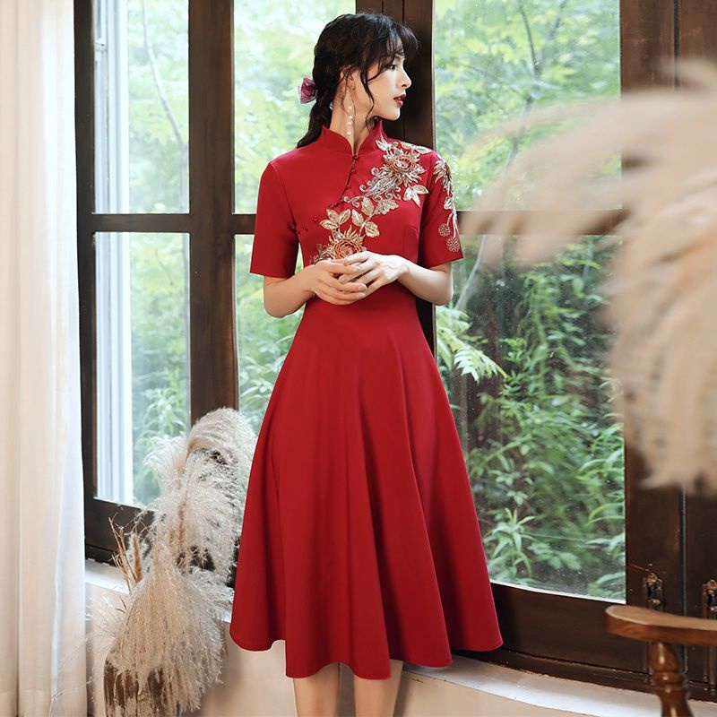 * * Đầm Sườn Xám Cách Tân Cỡ Nhỏ Vừa Màu Đỏ Rượu Vang Phong Cách Trung Hoa Cho Cô Dâu Ngày Cưới