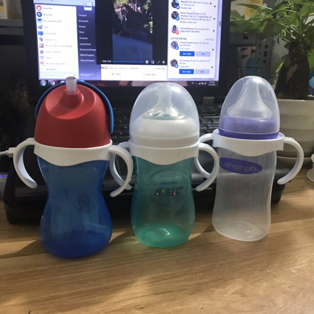 Tay cầm bình sữa cổ rộng Avent Natural.