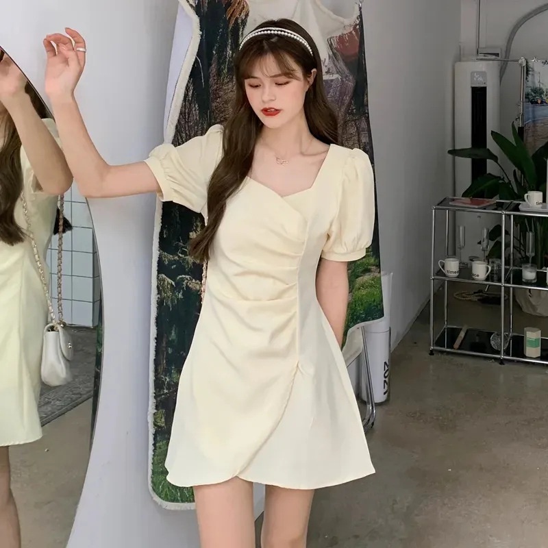 Đầm Tay Phồng Cổ Vuông Xếp Ly Lệch Tà Kiểu Pháp Xinh Xắn Cho Nữ