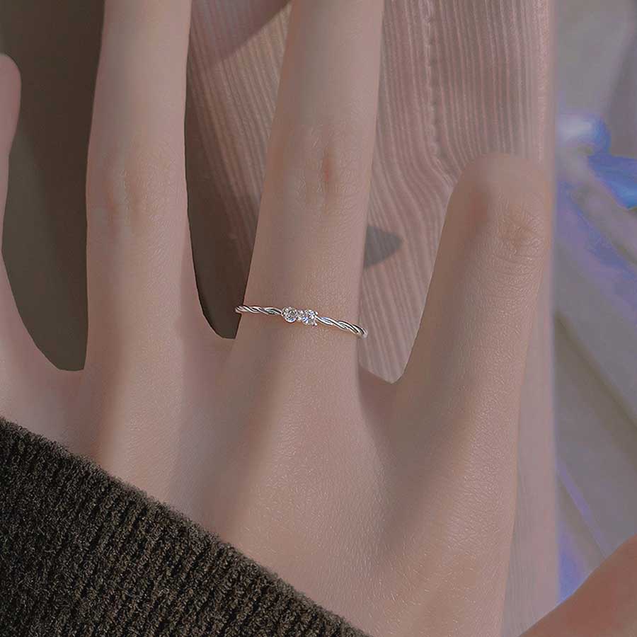 Nhẫn Đính Hôn Bằng Thép Titanium Đính Đá Zircon Thời Trang Hàn Quốc Đơn Giản Có Thể Điều Chỉnh Kích Thước