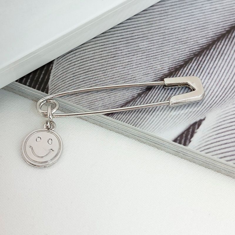 Ghim Cài Áo Kim Loại Đơn Giản Dễ Phối Đồ Họa Tiết Chữ Cardigan Dây Xích Trang Trí Túi Xách Haobing boutiqu
