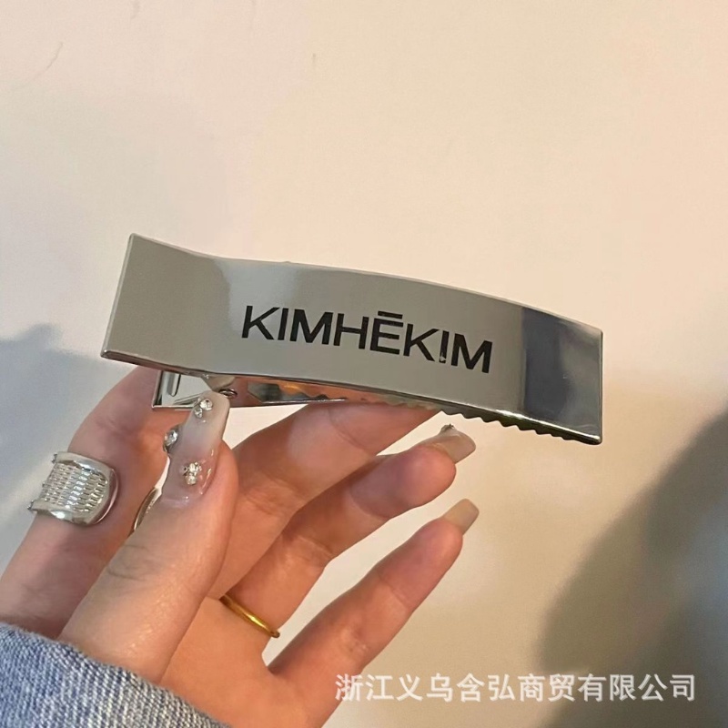 Cặp Kẹp Mỏ Vịt Cỡ Lớn Màu Bạc In Chữ Thời Trang Cho Nữ