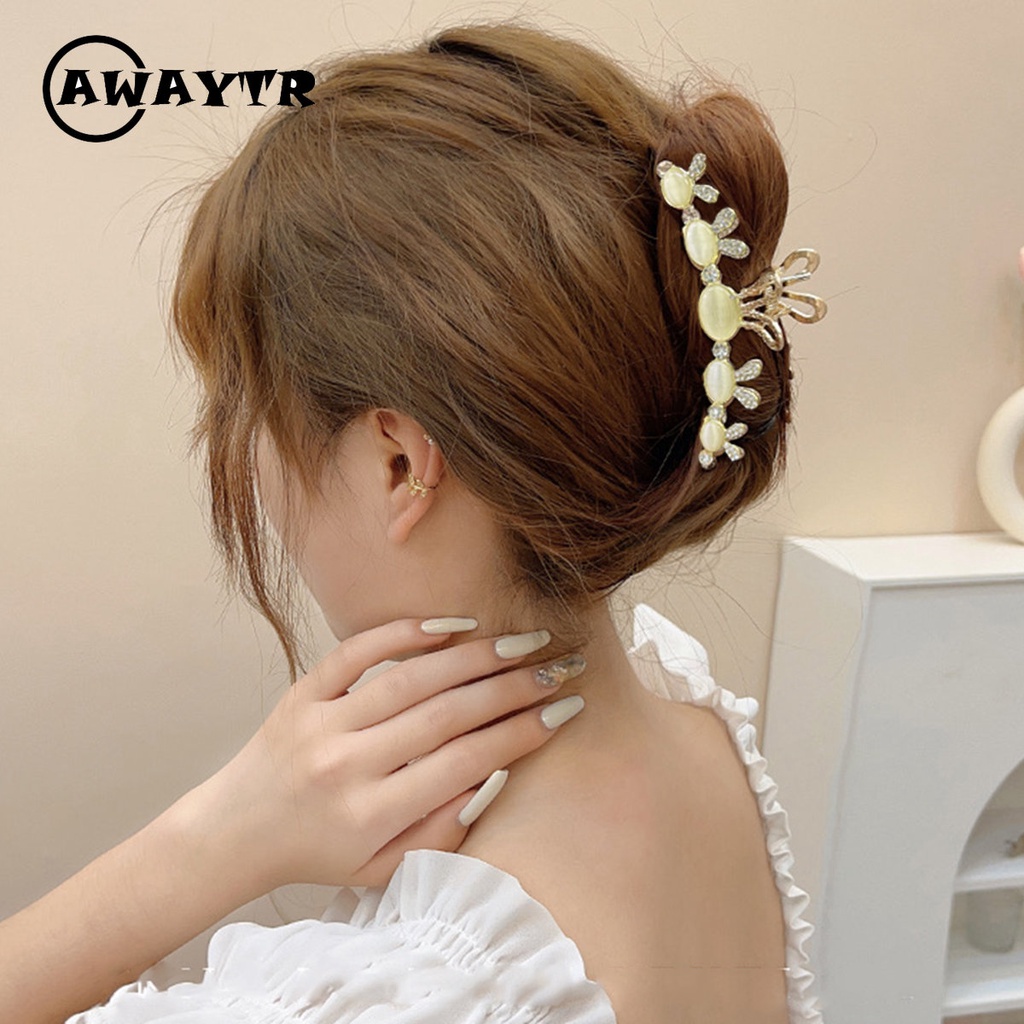 Kẹp tóc hình hoa đính đá mặt trăng 13.5cm xinh xắn cho nữ
