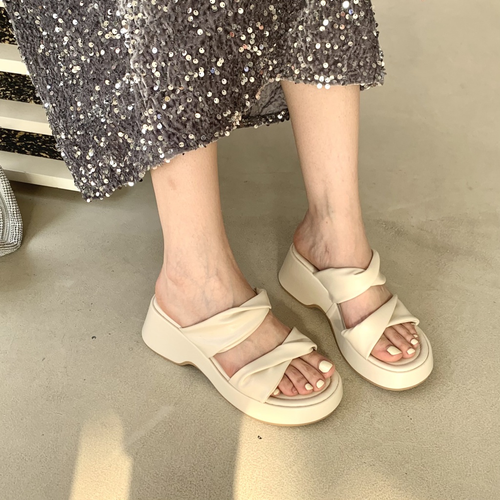 Dép Sandal Đế Xuồng Thời Trang Mùa Hè 2023 Phong Cách Mới Cho Nữ