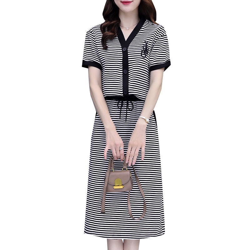 Set Áo Váy Kẻ Sọc Phong Cách Châu Âu Thời Trang Mùa Hè 2023