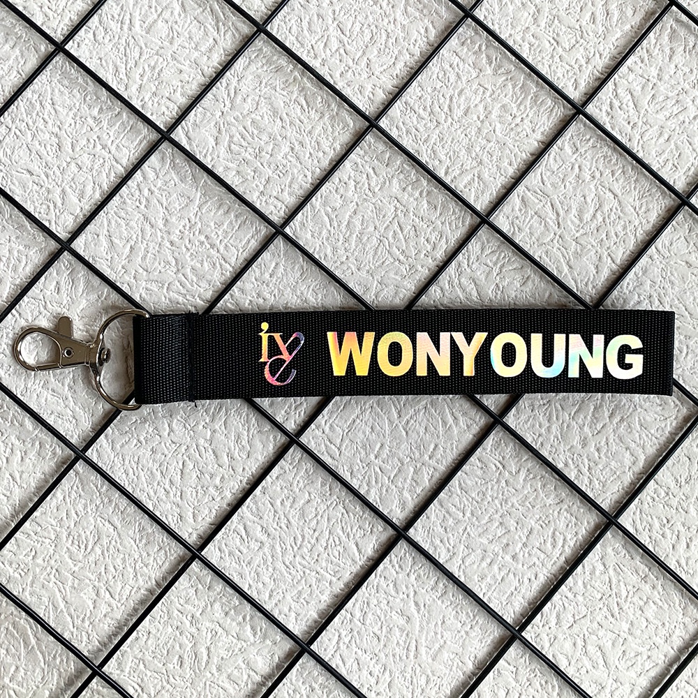 Dây Cáp Điện Thoại Di Động Dải Tên ELEVEN LOVE DIVE AFTER LIFE Peripheral Laser Charm leeseo liz rei wonyoung gaeul