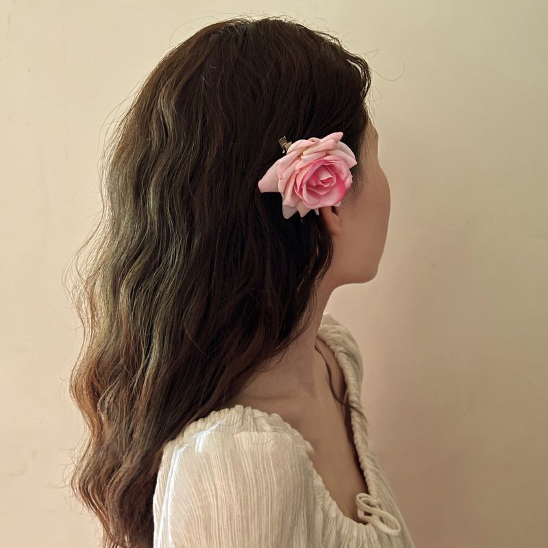 Kẹp tóc và ghim cài hoa hồng vải nhung kèm lá sang trọng quyến rũ K37