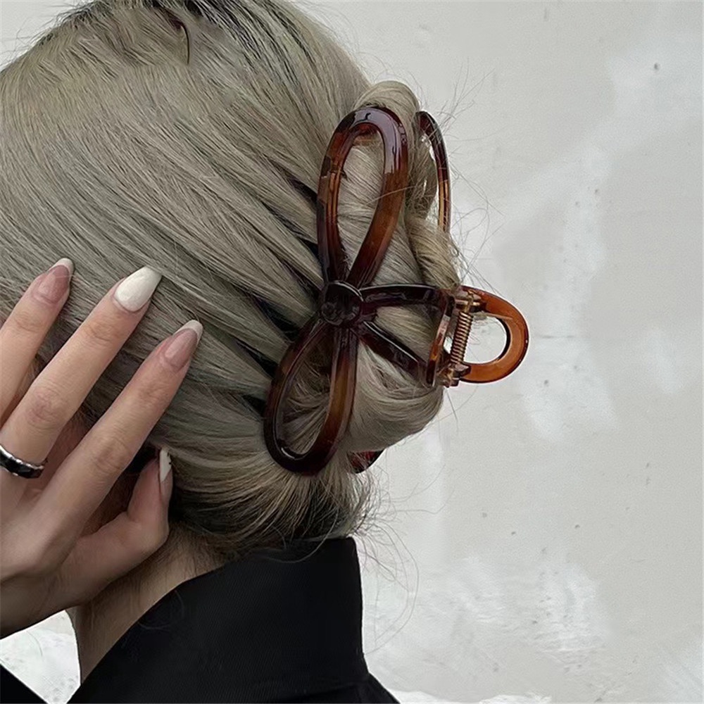 Kẹp Tóc Hình Cỏ Ba Lá Trong Suốt Thanh Lịch Cho Nữ