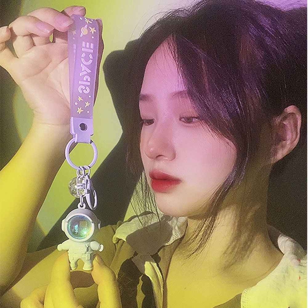 Móc Khóa Hình Phi Hành Gia Hoạt Hình Có Đèn Phát Sáng Dễ Thương