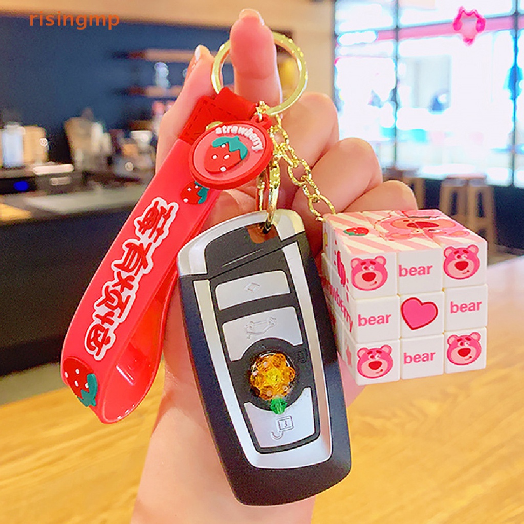 1 Móc Khóa Hình Gấu Và Dâu Tây Dễ Thương