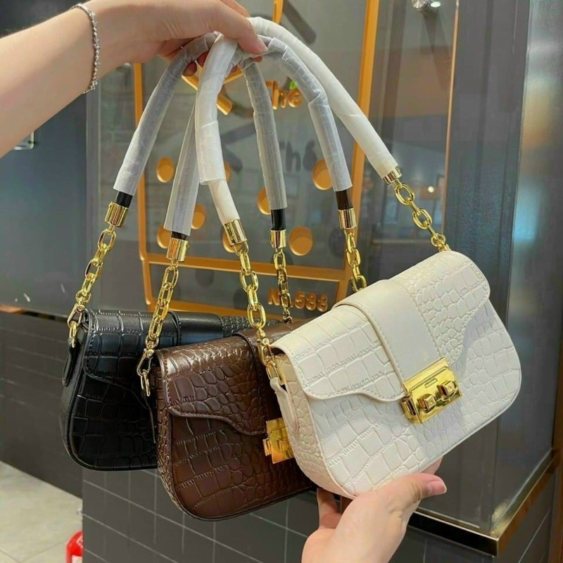 Túi kẹp nách , Túi xách nữ đeo chéo khoá miu vân rắn hot trend nhà Miboo