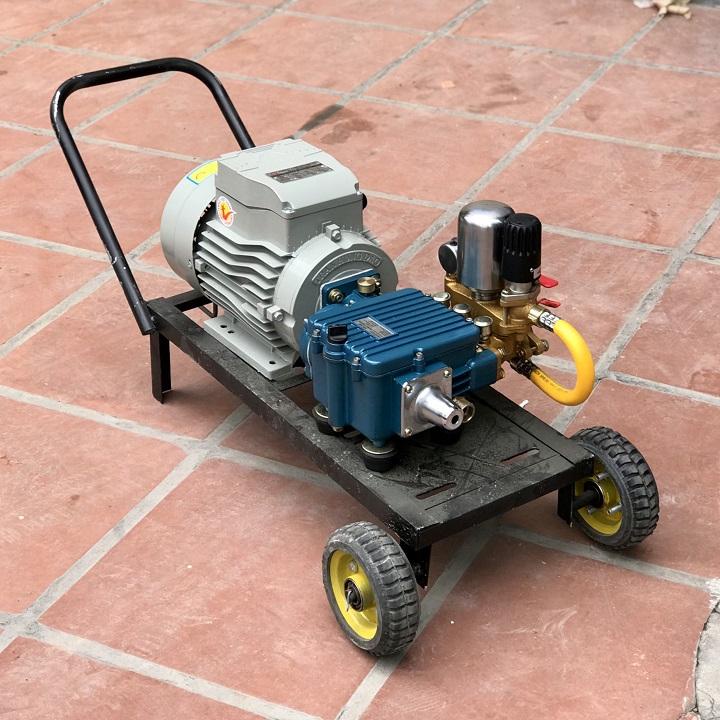 Máy Rửa Xe 2200W Amax AMG28DT