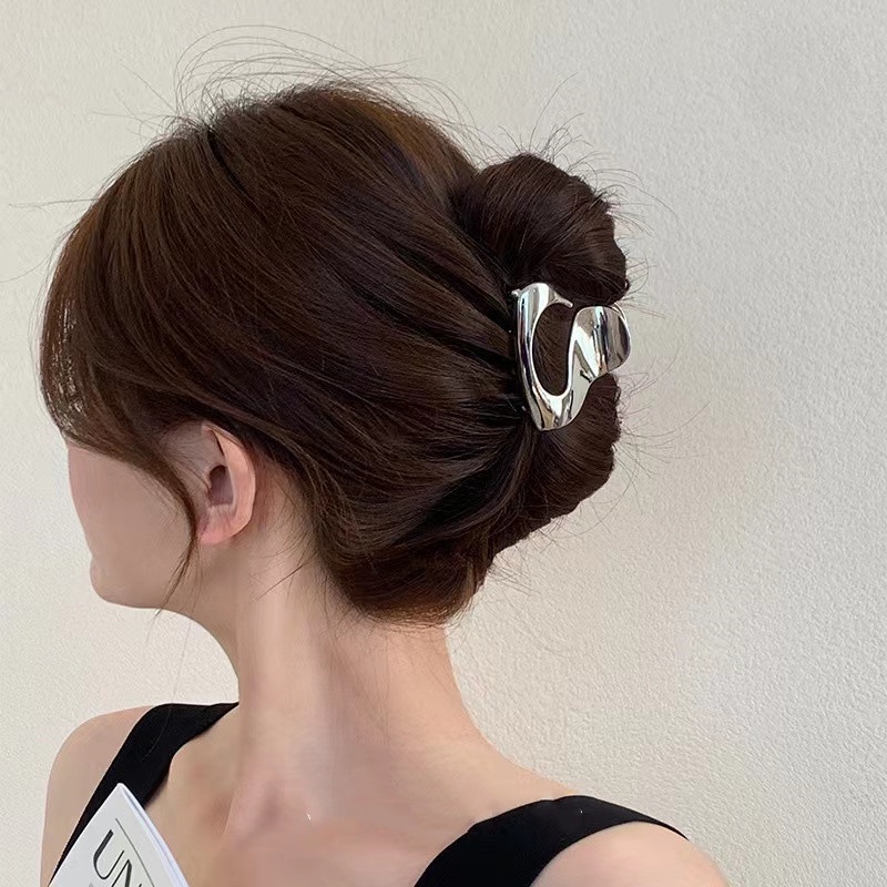 Kẹp Tóc Hình Cá Mập Bằng Kim Loại Thời Trang Mới 2023