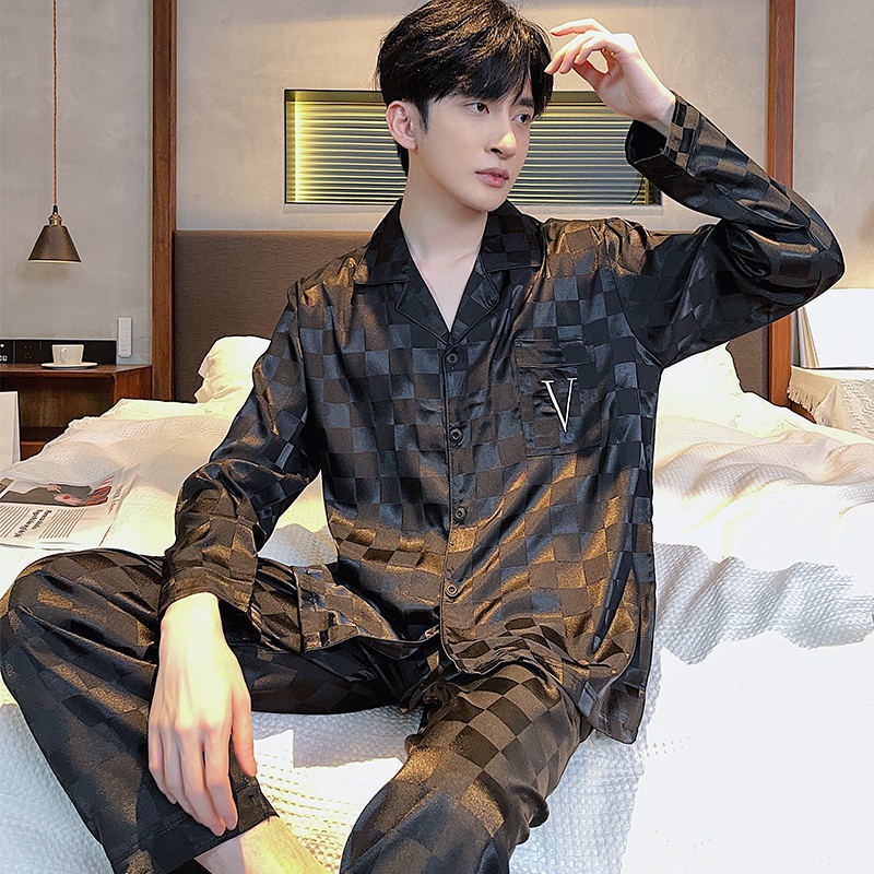 Bộ Đồ Ngủ Tay Dài Vải Lụa Lạnh Mỏng Dáng Rộng Thời Trang Xuân Thu Kiểu Mới Cho Nam