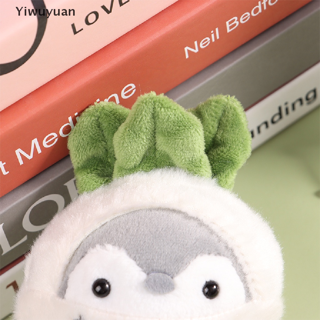 1 Móc Khóa Hình Cà Rốt / Chim Cánh Cụt Nhồi Bông Dễ Thương