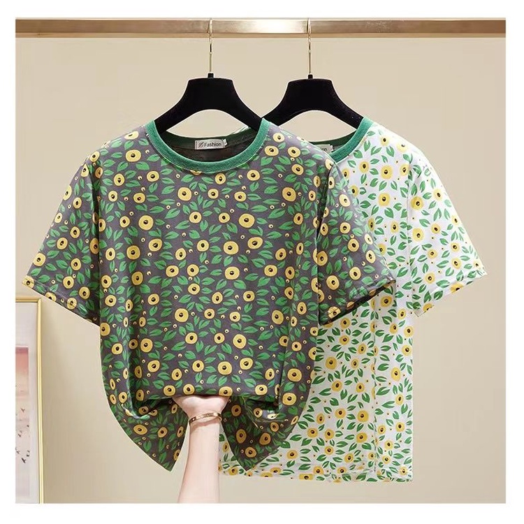 Chiếc áo theo xu hướng áo thun áo thun ngắn tay mới