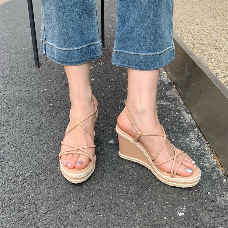 Sandal Đế Xuồng Mùa Hè 2023 Phong Cách Mới Cho Nữ