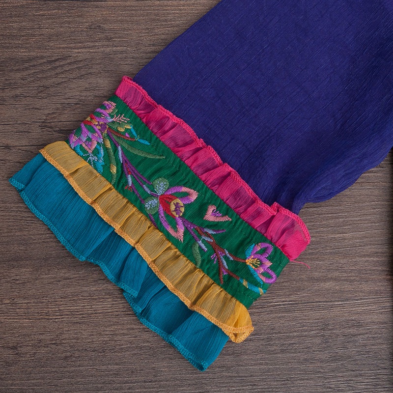 Áo Sơ Mi Cổ Vuông Tay Lửng Thêu Họa Tiết Màu Sắc Hợp Thời Trang