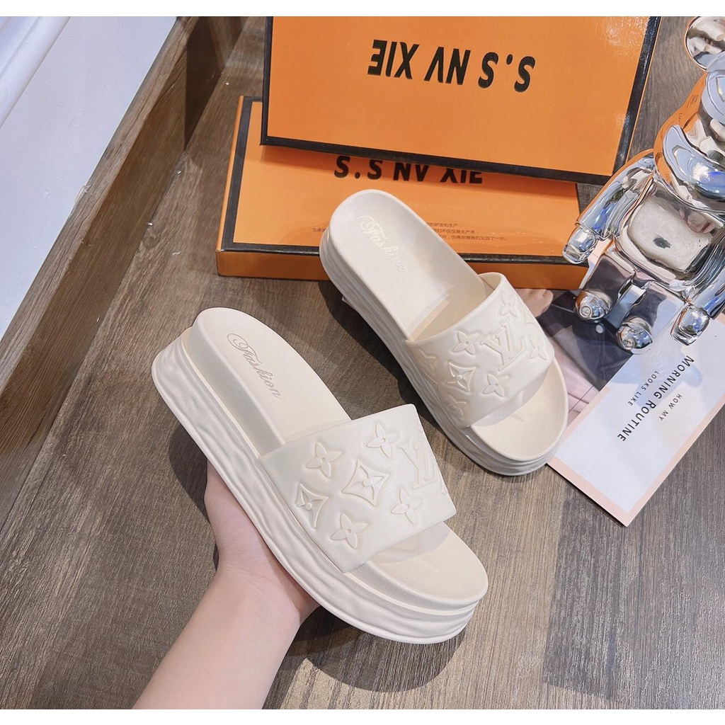 Dép L.V nhựa đúc dẻo đế 5p hàng QC loại 1 siêu nhẹ êm