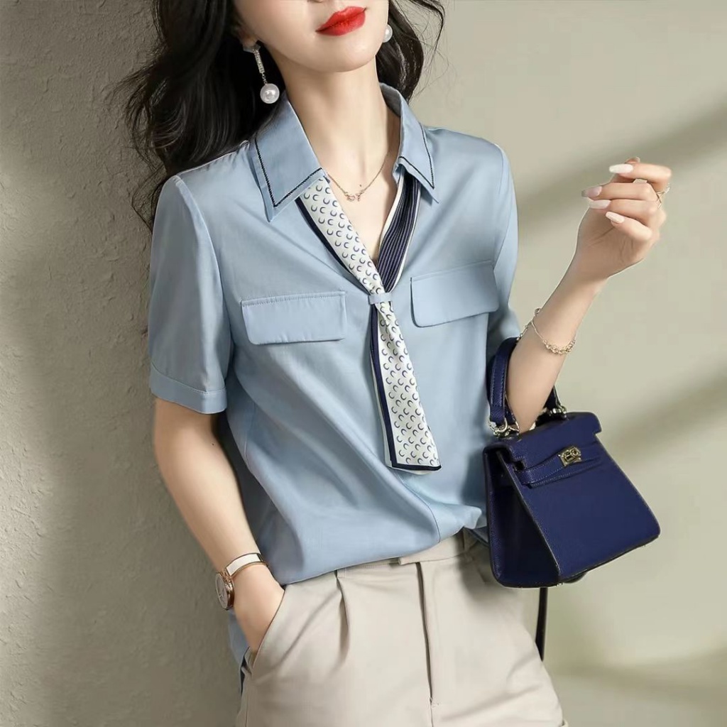 Áo sơ mi mùa hè, thời trang mới, giải trí và giải trí, những cô gái xinh đẹp, cởi mở và sành điệu.