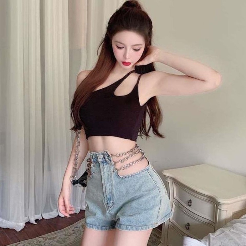 IELGY    Quần Short denim Lưng Cao Ống Rộng Thiết Kế Đục Lỗ Phối Dây Xích Thời Trang Cá Tính Cho Nữ