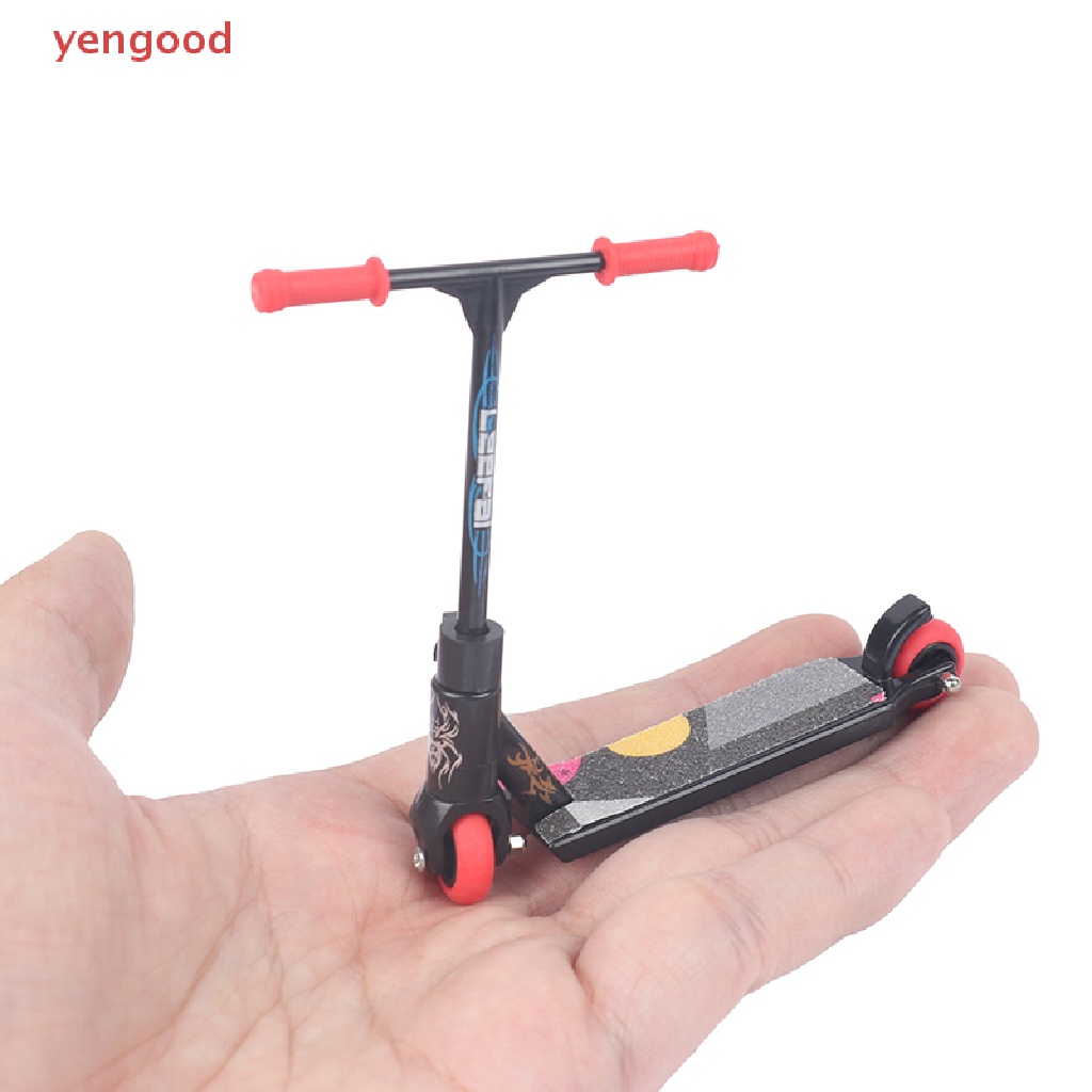(YGD) Random Color Finger Skateboards Finger scooter Fingertip Bikes Fingerboard Toys