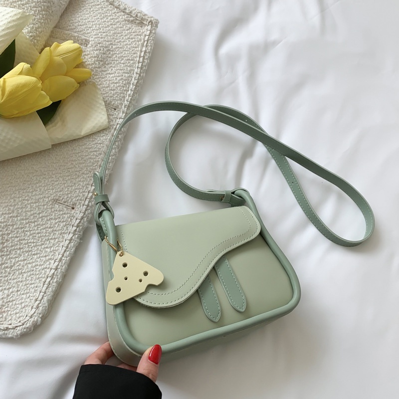 Túi Đeo Chéo Vai Khóa Nam Châm Thiết Kế Thời Trang Đơn Giản niche Xu Hướng Thời Trang Dành Cho Bạn Nữ