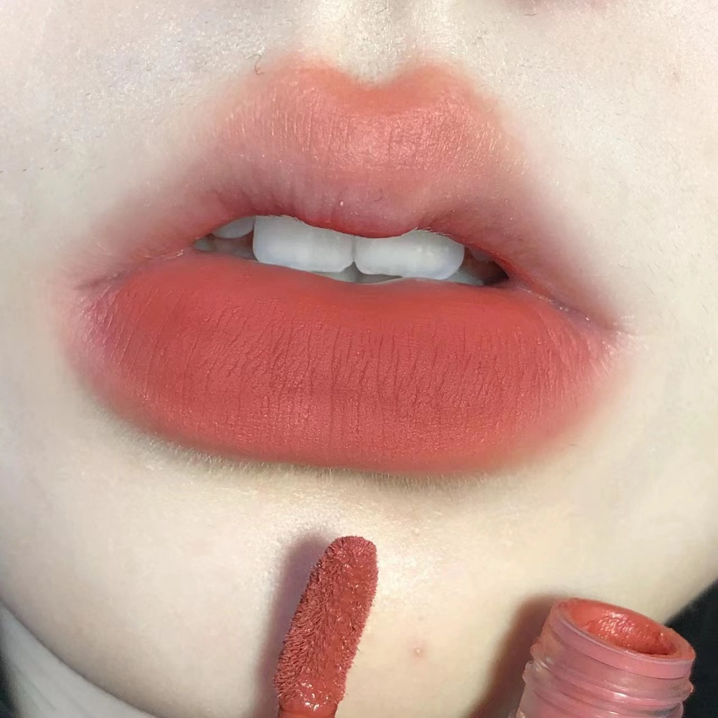 Uslike Son Kem Lì Tông Màu Đất Sét Sớm Mùa Xuân Làm Trắng Môi